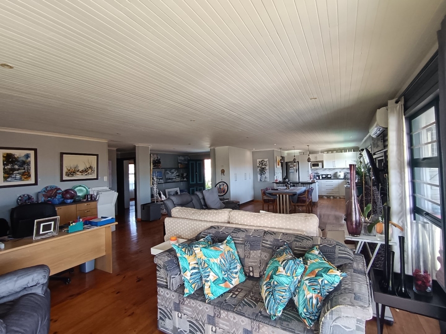 3 Bedroom Property for Sale in Stilbaai Wes Western Cape